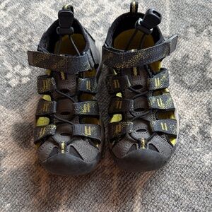 Keen Kids Black and Yellow Adventure Sandals